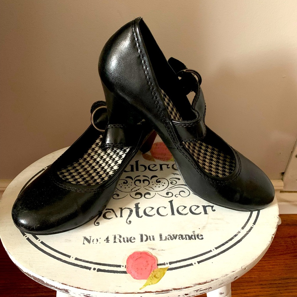 American Eagle black heels